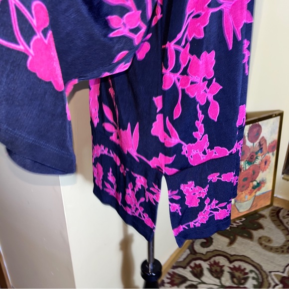 CHICOS TRAVELERS Size 2 Large Floral Tunic Stretch Blue Pink Cozy Pretty $90 NWT - Picture 8 of 14